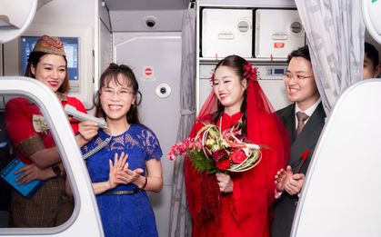 Đúng sáng 1/10, tỷ phú Nguyễn Thị Phương Thảo có mặt trên 1 chuyến bay đặc biệt
