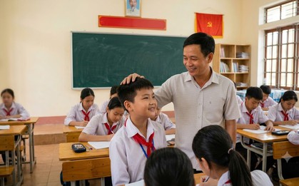 Nam sinh lớp 6 ở Sơn La được tuyên dương vì trả của rơi, số tiền khiến hàng chục nghìn người bất ngờ: Nhỏ nhưng bài học về sự trung thực không hề nhỏ