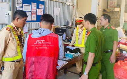 Công an tổ chức kiểm tra 37 nhân viên giao hàng Công ty J&T Express