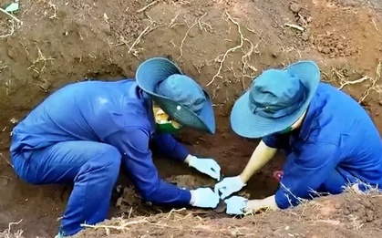 Tìm thấy hài cốt liệt sĩ Việt Nam trong rẫy cà phê ở Lào