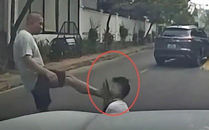 Công an Phú Thọ xác minh kẻ côn đồ chặn xe, đấm đá tài xế gục xuống đường