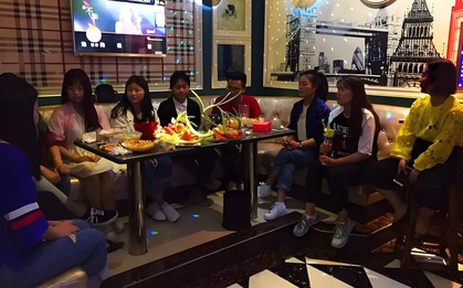 Họp lớp hết 135 triệu đồng, lớp trưởng kiểm tra camera xong thì lặng lẽ rời nhóm chat