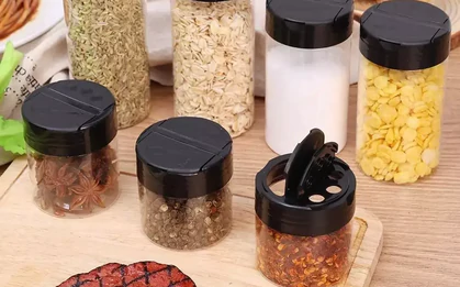 Lời khuyên đến tất cả các gia đình đang đựng gia vị trong lọ