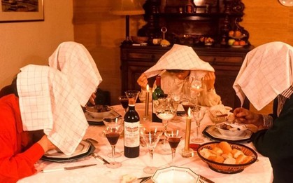 Vì sao người Pháp phải che mặt khi ăn món chim họa mi nướng?