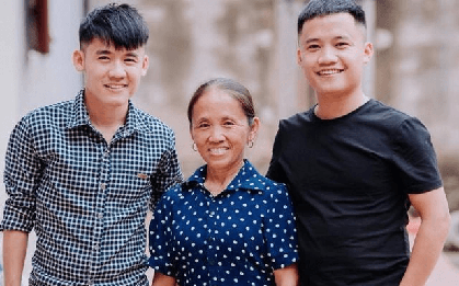 Thu nhập của con trai bà Tân Vlog