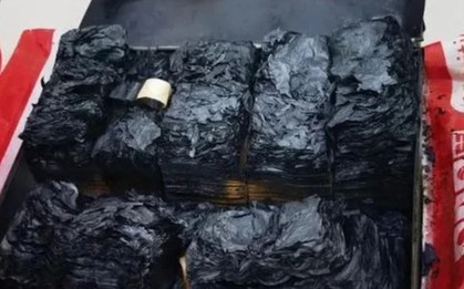 Mang hơn 700 triệu đồng cháy đen đến ngân hàng, cặp vợ chồng nhận kết quả bất ngờ