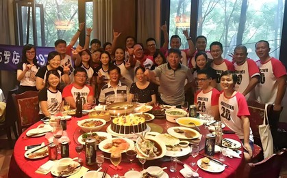 Đi họp lớp được hỏi lương hưu, tôi trả lời 8 triệu đồng, hôm sau nhận hơn 30 cuộc điện thoại từ sáng đến tối