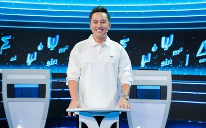 MC dẫn Olympia lâu năm nhất nhắc nhẹ: "Không trả lời được 1 câu cũng đừng lo, anh dẫn bao năm còn sai bỏ xừ ra đây này"