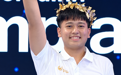 Nam sinh Khánh Hòa lội ngược dòng, giành vòng nguyệt quế tuần Olympia