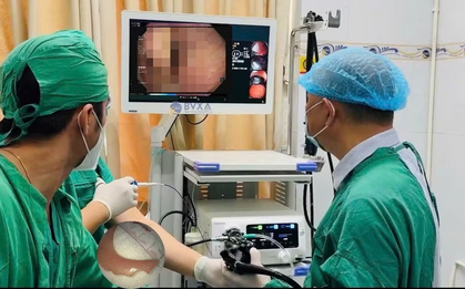 Đang uống nước, người đàn ông 51 tuổi bất ngờ nuốt nhầm thứ khó tin
