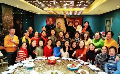 Háo hức đi họp lớp sau 20 năm, chỉ 10 phút sau tôi phải bỏ về vì 1 câu nói của lớp trưởng, thề không bao giờ đi họp lớp nữa
