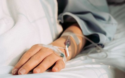 Có dấu hiệu này suốt nửa năm nhưng không đi khám, người phụ nữ 35 tuổi mắc ung thư giai đoạn cuối