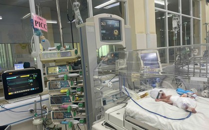 Cứu sống bệnh nhi sinh non nặng 700 gram thủng ruột tự phát