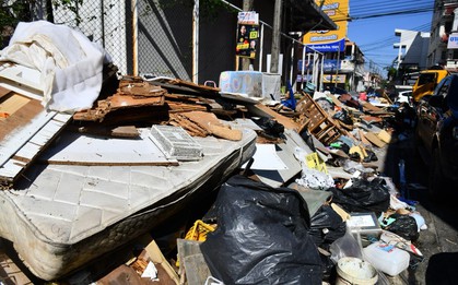 Bangkok ngập rác sau lũ, riêng một khu dân cư phát sinh 800 tấn trong ngày