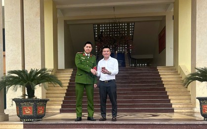 Tài khoản đột ngột có giao dịch 100 triệu đồng vào đúng 3 giờ chiều: Công an xã truy tìm thanh niên SN 2004