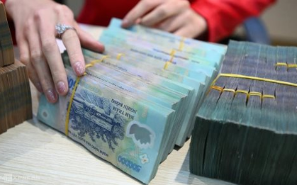 Nhận được 999.555.0000 đồng từ số tài khoản lạ, người phụ nữ SN 75 bàn giao toàn bộ cho công an: Sự thật được hé lộ bất ngờ