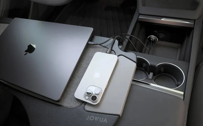 Lẽ ra phải ngày càng rẻ đi, món đồ mà gần như ai cũng "ôm ấp" hàng ngày này lại "tăng như giá vàng"