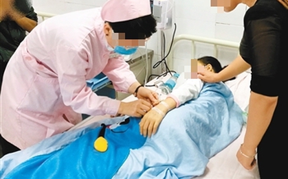 Bé gái 9 tuổi qua đời vì ung thư, bác sĩ tiết lộ sự thật đáng sợ: Bệnh này THÍCH "tấn công" trẻ em