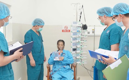 Con trai hiến gan, giành lại sự sống cho mẹ trong giờ phút nguy kịch
