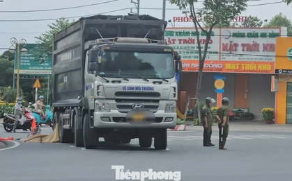 Người phụ nữ tử vong dưới bánh xe tải chiều 26 Tết
