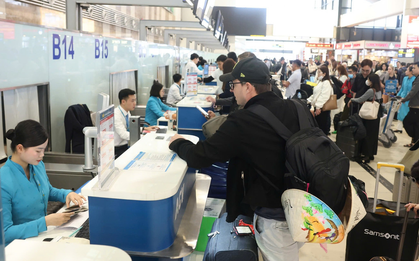 Sân bay Nội Bài đông nghịt