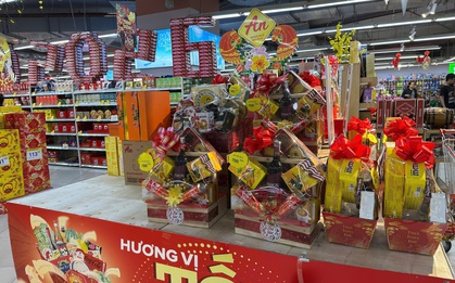 Chồng đưa cho danh sách cần sắm Tết dài dằng dặc, trong đó có một món mà vừa đọc được, vợ đã muốn ngất xỉu