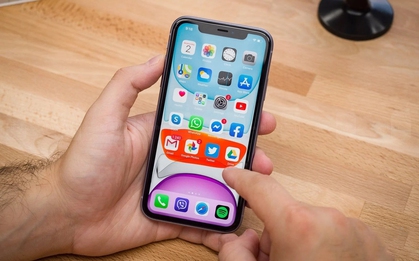 Ai còn nhớ chiếc iPhone 11 "cũ mèm" này không? - Dùng lại vào năm 2026, chẳng hiểu sao tôi vẫn thích nó mới tài