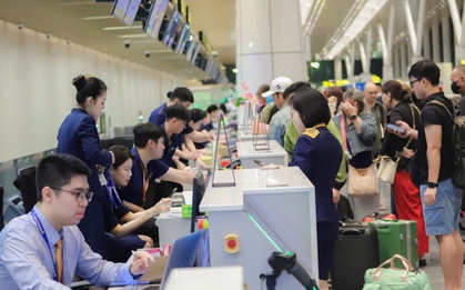 Trưa 29 tháng Chạp, vé máy bay Tết từ TPHCM đi Hà Nội giảm mạnh