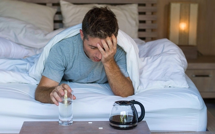 5 dấu hiệu nguy hiểm xuất hiện sau khi uống rượu: Có 1 cũng cần đi khám ngay