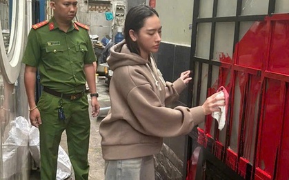 Cô gái ở TPHCM bị khởi tố vì tạt sơn nhà người yêu cũ cho "bõ tức"