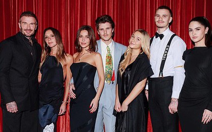 Cả nhà Beckham lên đồ sang chảnh, khí chất tài phiệt dự tiệc, cậu cả Brooklyn vẫn tự cô lập khỏi gia đình