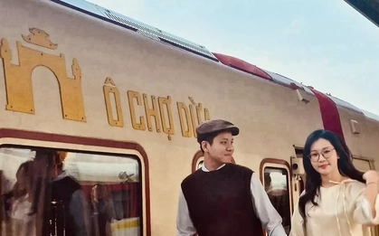 Tàu Hà Nội 5 cửa ô ‘mở hàng’ chương trình đặc biệt sáng Mùng 1 Tết