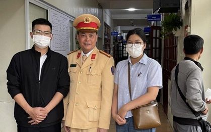 Mùng 1 Tết, bé 2 tháng tuổi tím tái giữa đường đi điều trị, CSGT lập tức dùng xe đặc chủng đưa đi cấp cứu kịp thời