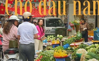 Đi chợ những ngày đầu tiên của năm: Không thiếu thứ gì, bún - phở - rau xanh đắt hàng