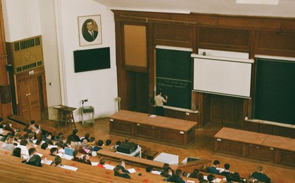 Không phải tiếng Anh, đây là 3 ngôn ngữ AI khuyên nên học ngay nếu muốn kiếm tiền trong 5 năm tới