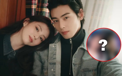 Hot nhất MXH: Nữ MC đưa tin về scandal Cha Eun Woo nhưng cứ như dựa vai check-in cùng thần tượng