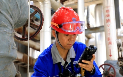 Gửi cho em gái 10 triệu/tháng, anh trai chết lặng phát hiện sự thật sau 2 năm