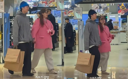 Vợ chồng nữ ca sĩ đình đám hẹn hò mùng 4 Tết, dính ngay tin mang thai