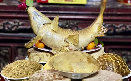 Về Hưng Yên tận thấy cỗ khao lão với cá chép nằm võng chế biến suốt 10 tiếng