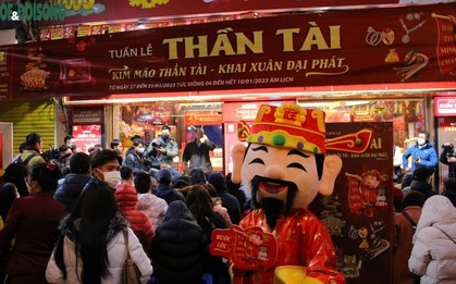 Chưa đến Vía Thần Tài, vì sao hàng loạt công ty vàng bạc đã đua nhau khai trương từ mùng 4 Tết?