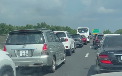 Nhiều cao tốc, quốc lộ phía Nam ùn tắc, người dân loay hoay tìm đường về nhà