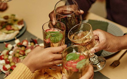 Tăng mạnh số ca viêm tụy cấp dịp Tết: Bác sĩ nói thẳng '60% là do loại đồ uống này gây ra'