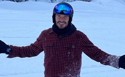 David Beckham ra tay cứu mỹ nhân ở khu trượt tuyết, được khen hết lời