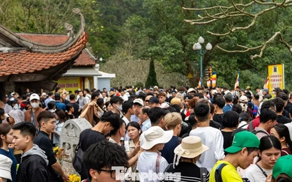 Cảnh tượng chưa từng thấy ở Yên Tử