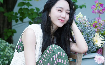 Shin Hye Sun 36 tuổi mà da dáng đẹp cỡ này mới "xứng" vai siêu lừa trong The Art of Sarah: Đây là bí quyết