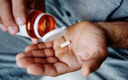 Uống thuốc "cường dương cấp tốc" kiểu này, người đàn ông 52 tuổi tụt huyết áp, loạng choạng, phải cấp cứu