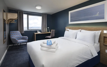 Cặp vợ chồng thuê khách sạn để ở suốt 22 năm dù sở hữu nhà riêng, nghe lý do xong nhiều người lại muốn làm theo