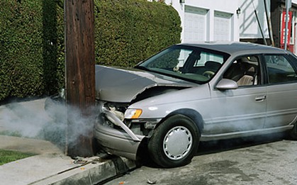 Cứu bạn thoát chết khỏi tai nạn xe hơi, cô gái bị đòi bồi thường 101 tỷ đồng