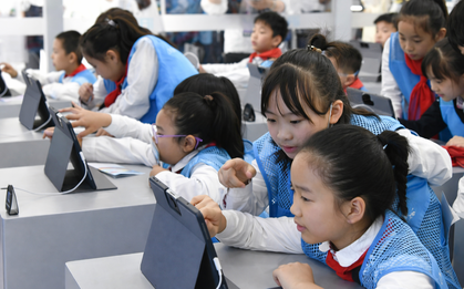 AI là công cụ hỗ trợ hay đang làm giảm khả năng tự học của học sinh, sinh viên?