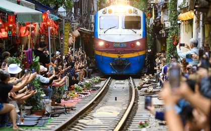 Giảm chạy tàu qua phố cà phê đường tàu Hà Nội